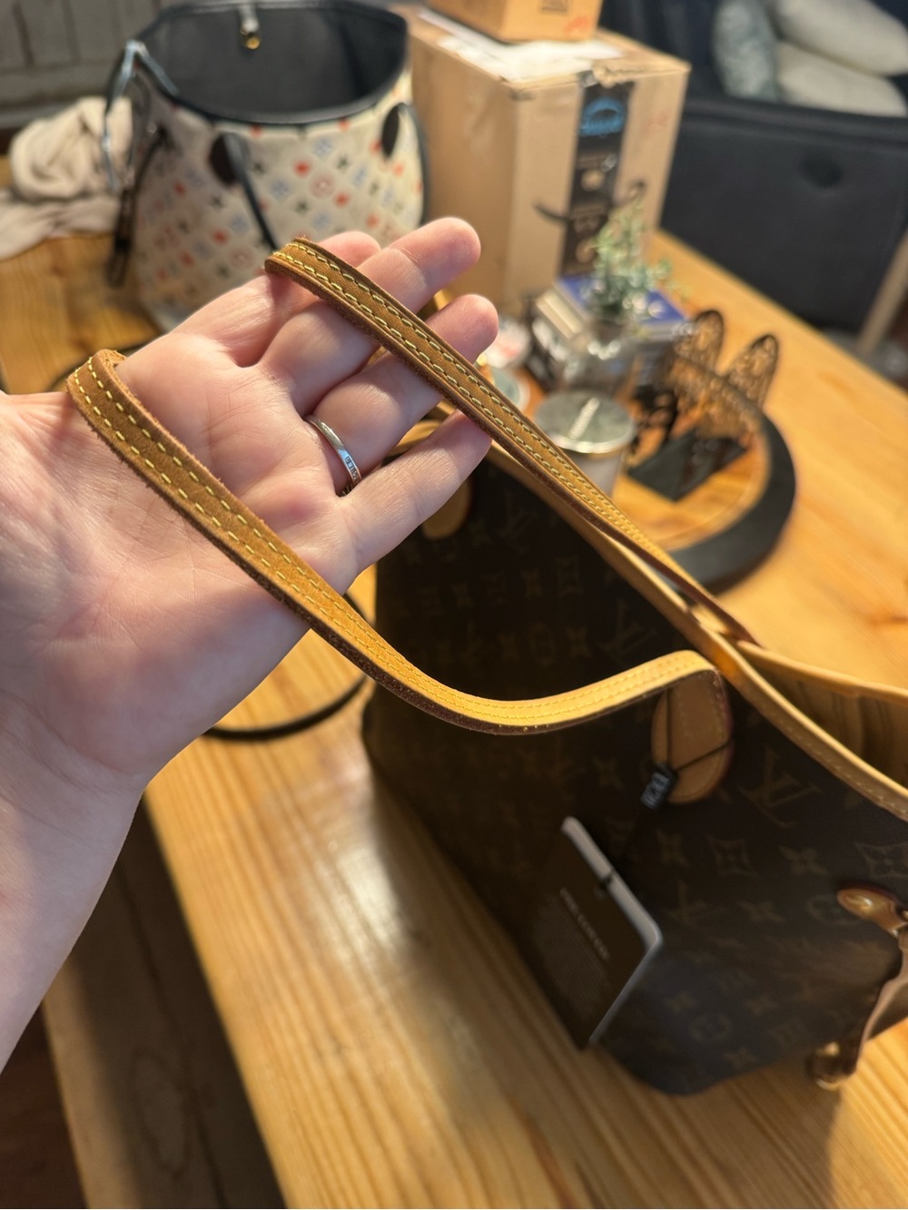 Louis Vuitton Monogram Neverfull MM - Picture 8 of 16